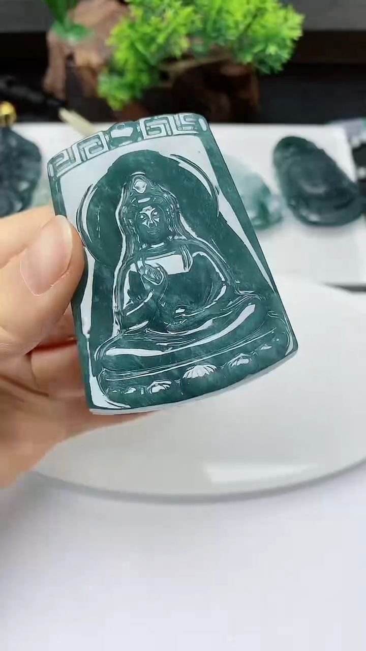 【闪购商品】翡翠颈饰未镶嵌