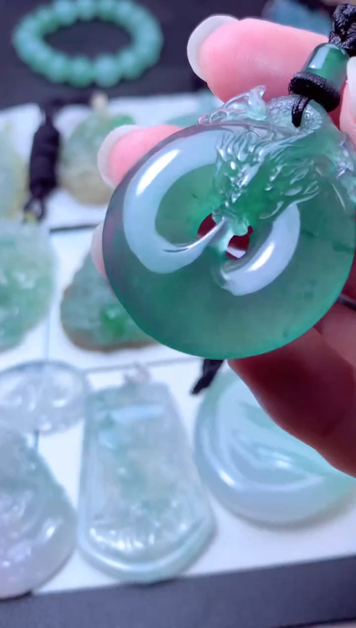 颈饰未镶嵌翡翠天然A货翡翠