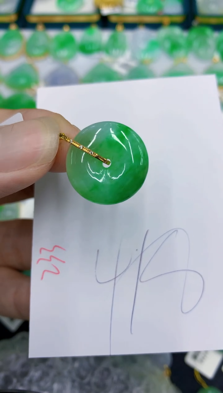 翡翠18K金镶嵌颈饰1111111111