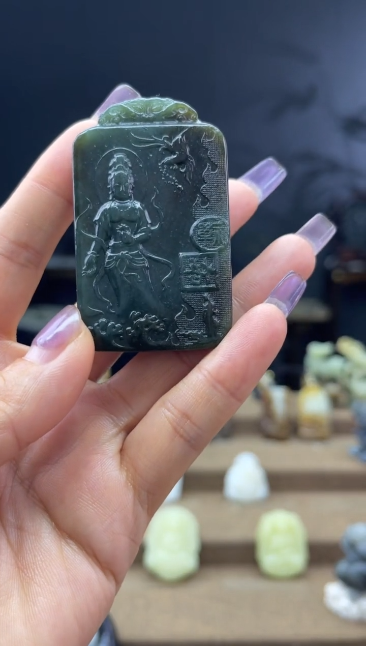 颈饰未镶嵌和田玉1
