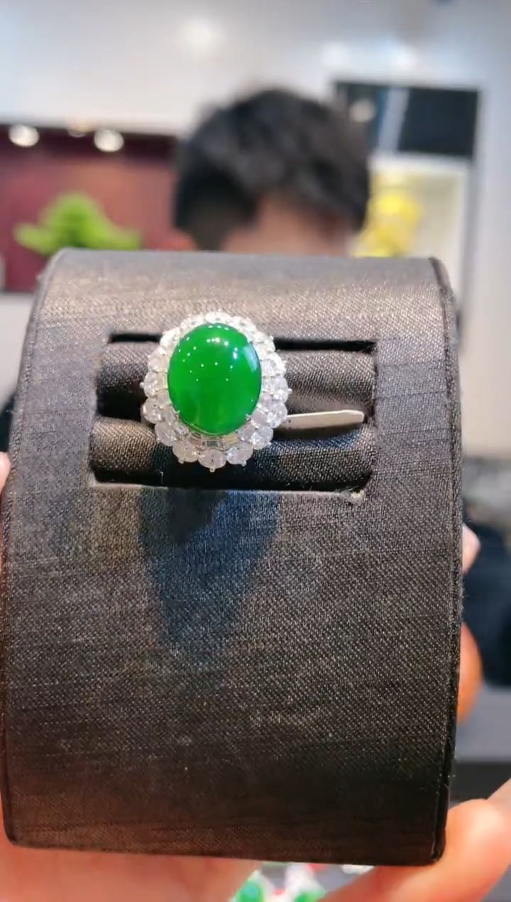 【闪购商品】翡翠颈饰18K金镶嵌A29天然A货翡翠戒指