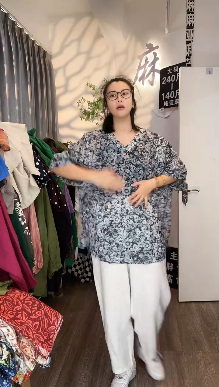 亚麻大码女装系列。