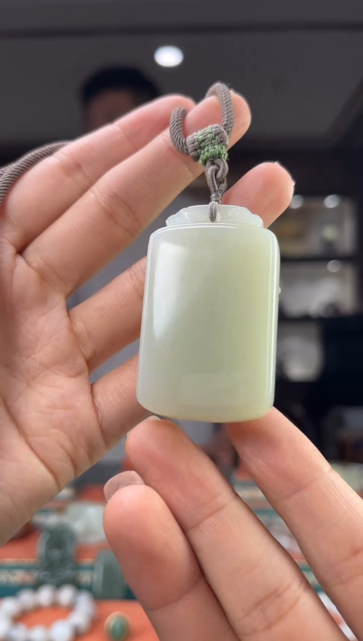 和田玉未镶嵌颈饰佩佩