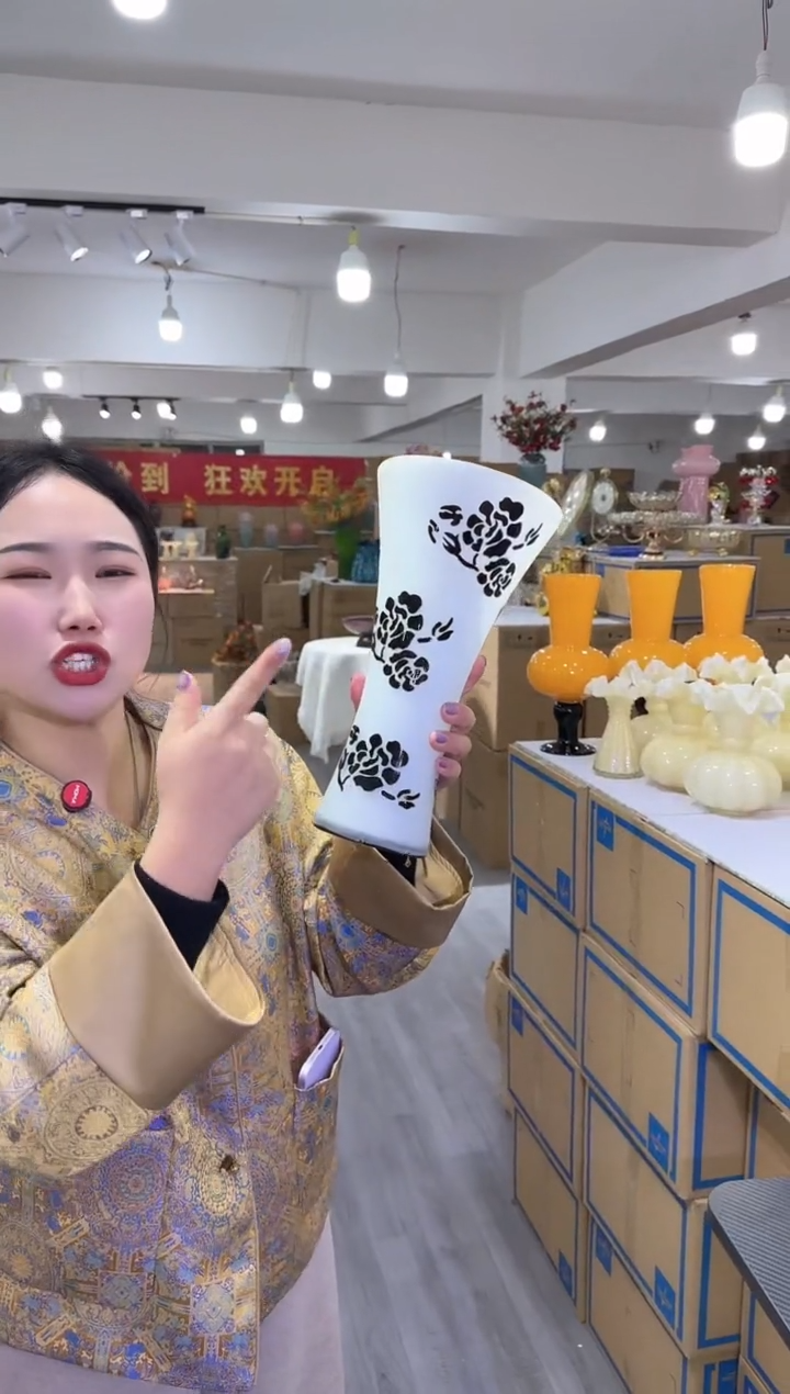 【闪购商品】无铅玻璃昕洋花器M-品9