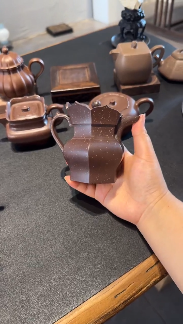 茶壶紫砂九**七大彬僧帽 铺砂
