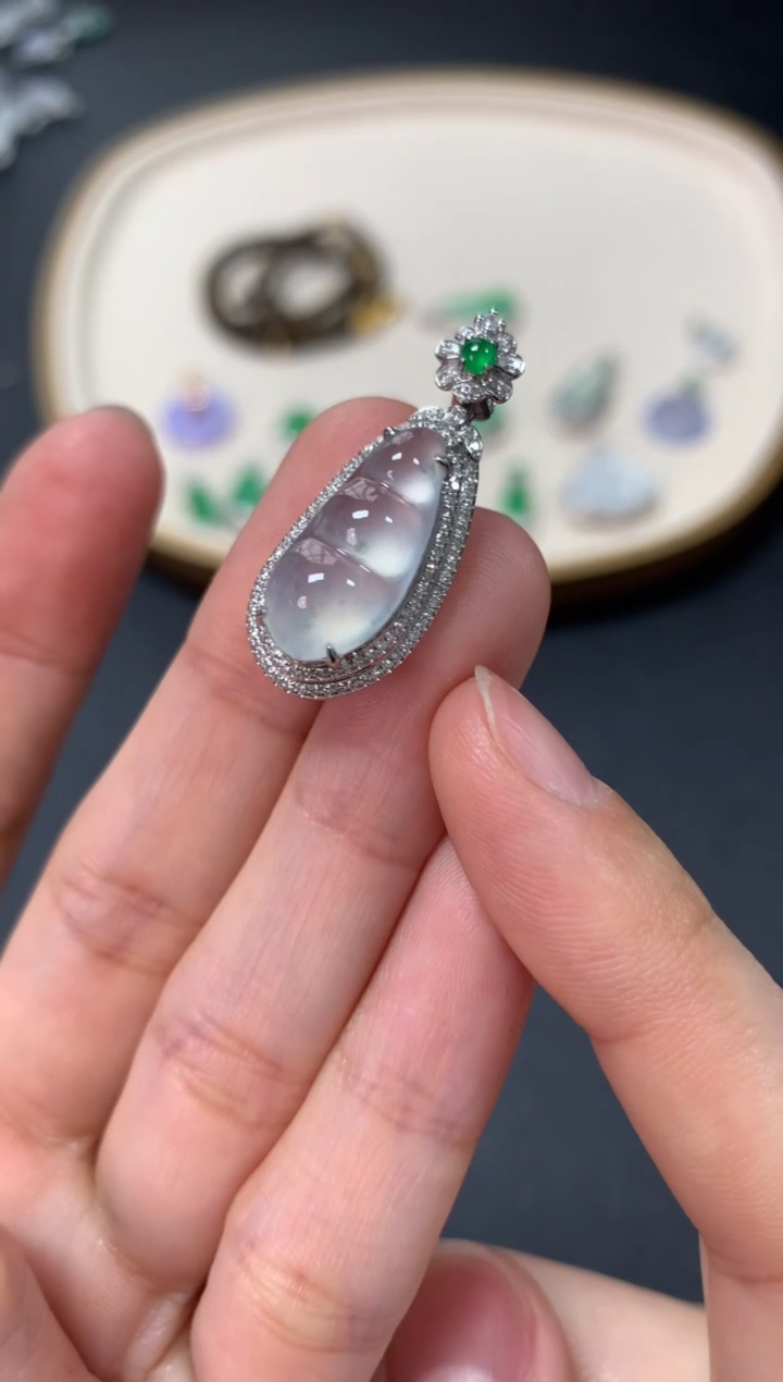 【闪购商品】翡翠吊坠(不含链)18K金镶嵌7800