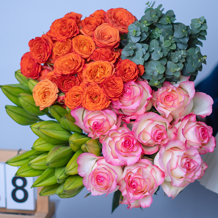 【情人节爆款】爱莎玫瑰+香水百合+多头玫瑰+配草  云南基地直发 