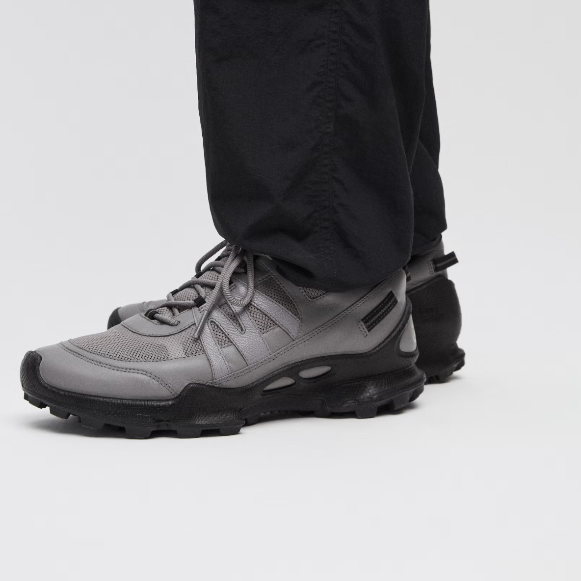 Ecco/爱步BIOM 户外运动休闲鞋男士徒步鞋健步C 踪迹803254