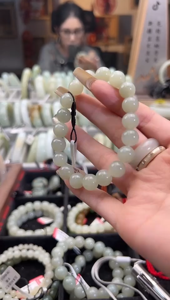 【闪购商品】和田玉手串未镶嵌且末料青白玉卡10手串