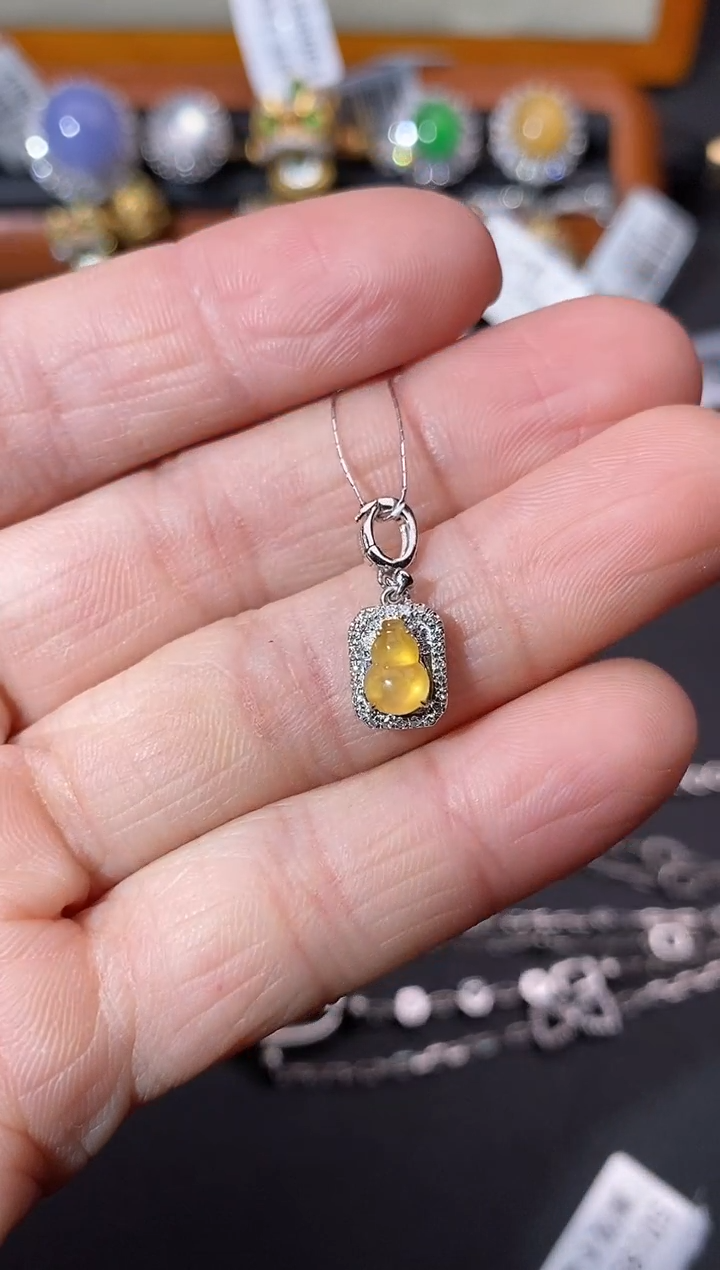 【闪购商品】翡翠吊坠(不含链)18K金镶嵌吊坠