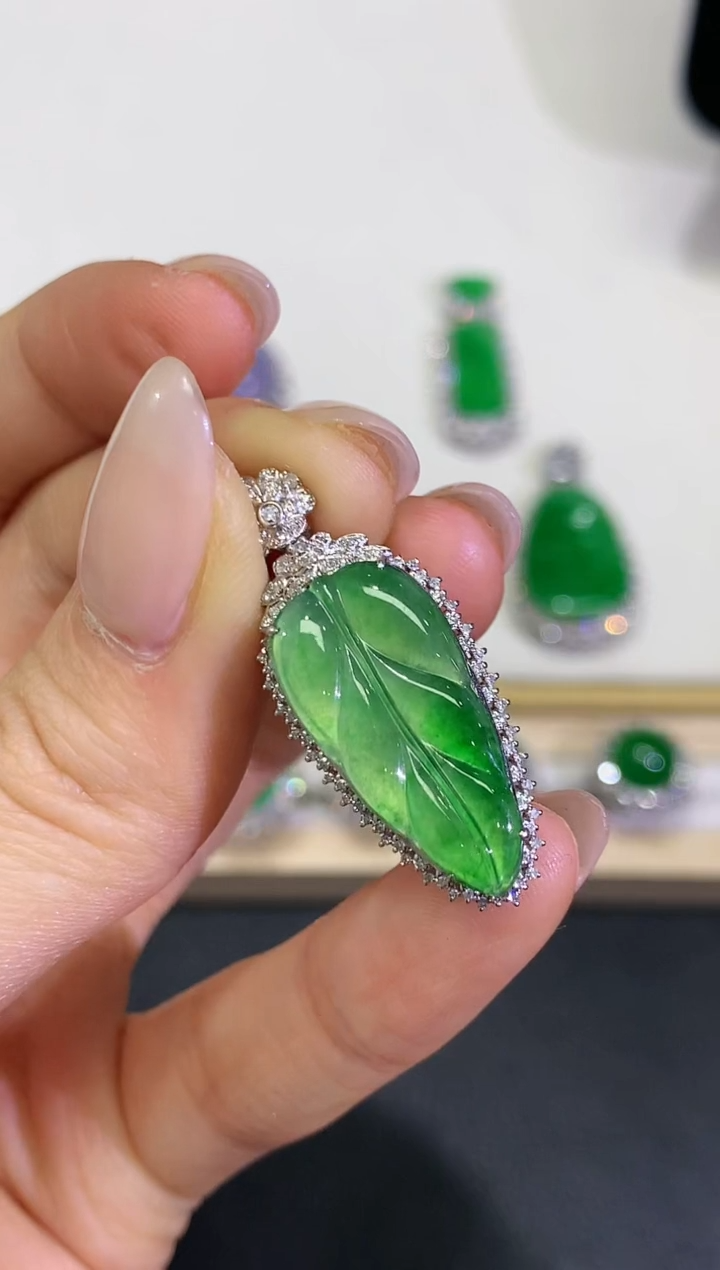 【闪购商品】翡翠颈饰18K金镶嵌团购34