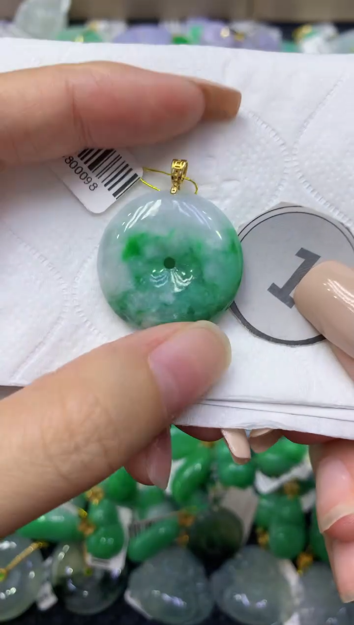 颈饰未镶嵌翡翠天然缅甸翡翠A货