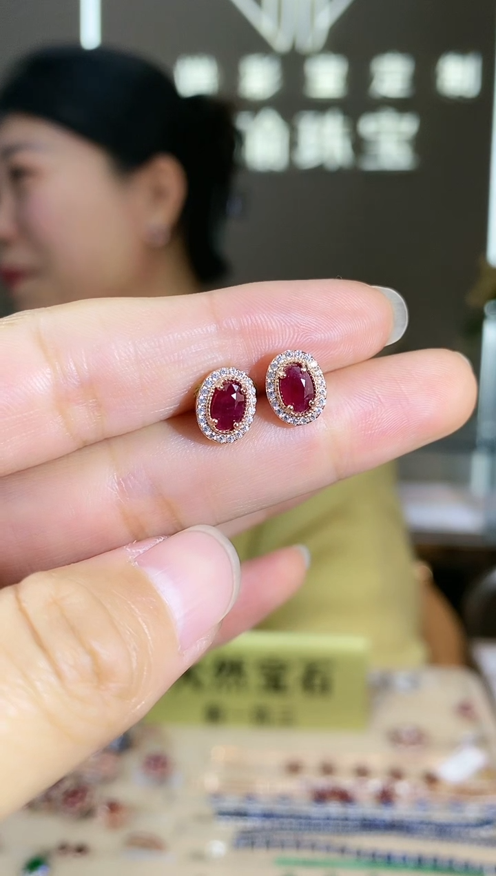 【闪购商品】红宝石耳饰银S925镶嵌耳饰