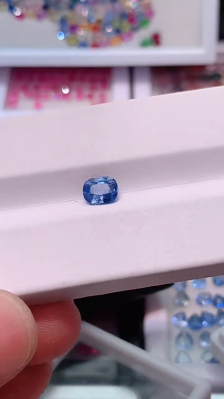 【闪购商品】蓝宝石裸石未镶嵌矢车菊1.05