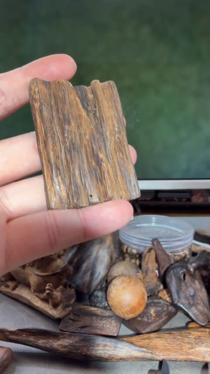 沉香手把件多样性发一