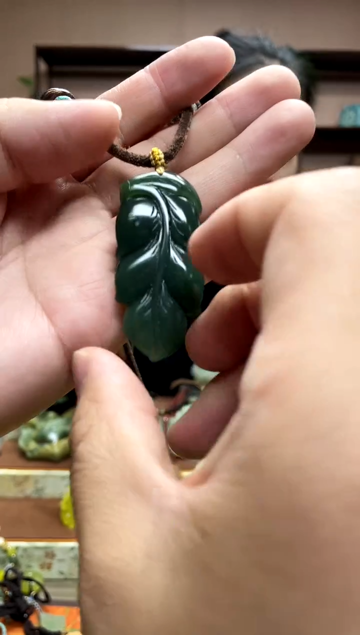 未镶嵌岫玉吊坠·