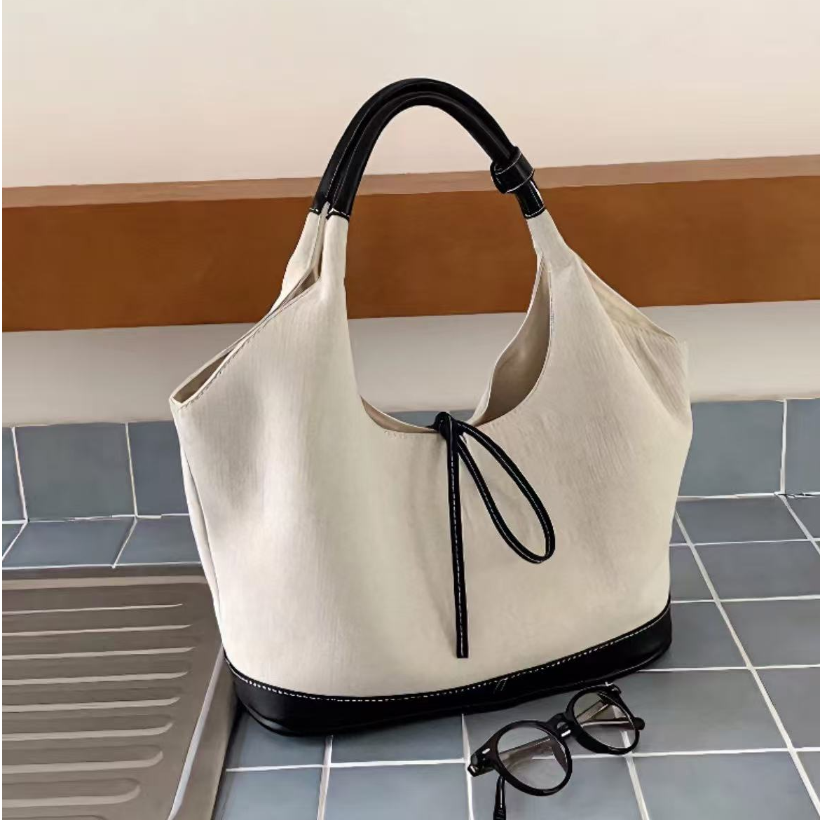 编码051—100 小众设计单肩斜挎包