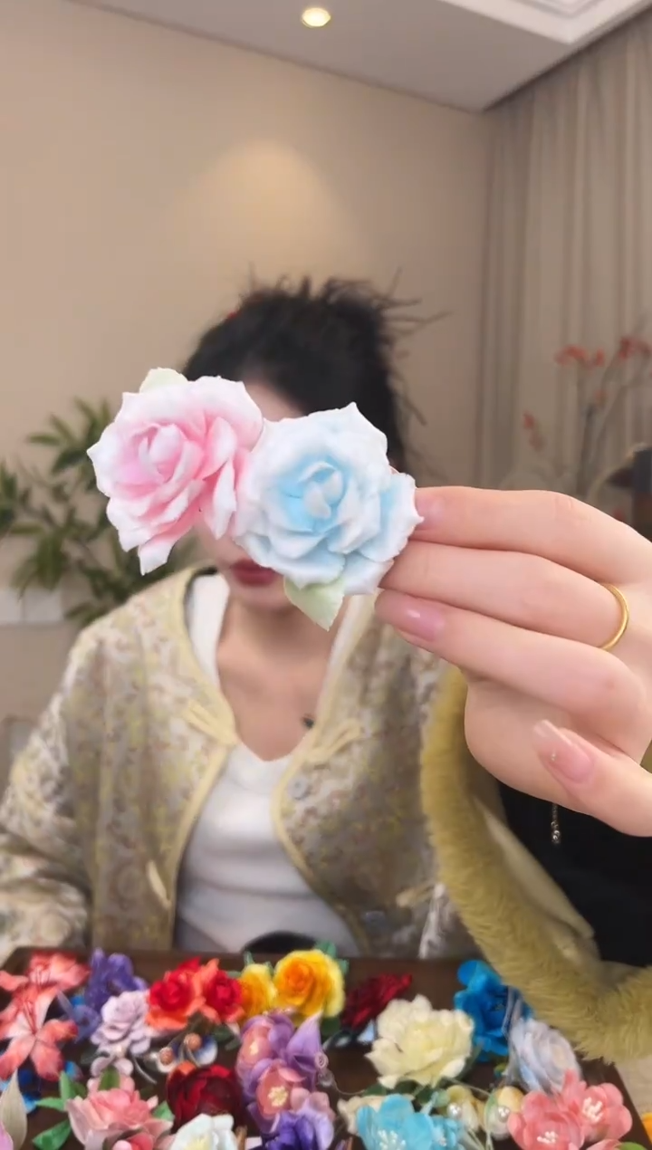 刺绣蓝粉玫瑰边夹