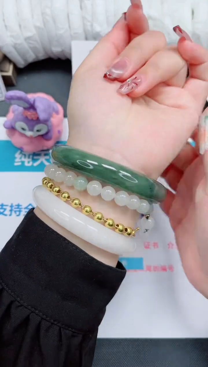 【闪购商品】石英质玉手镯未镶嵌79