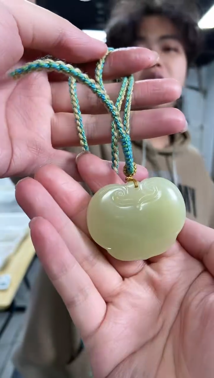 【闪购商品】和田玉吊坠未镶嵌多样性发其一颜色微差