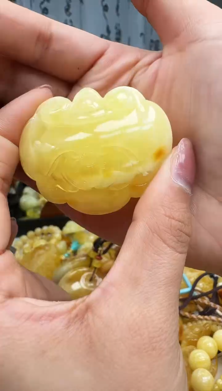 【闪购商品】琥珀裸石未镶嵌挂坠