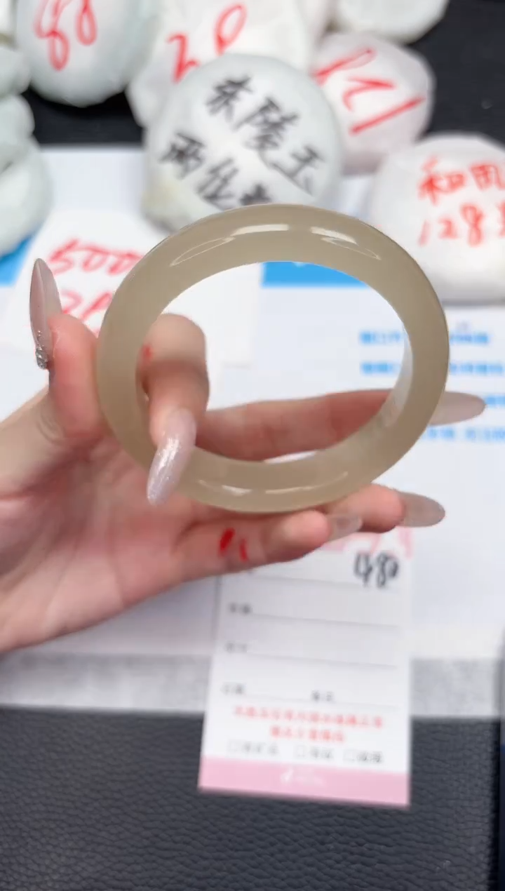 【闪购商品】石英质玉手镯未镶嵌480-59.4