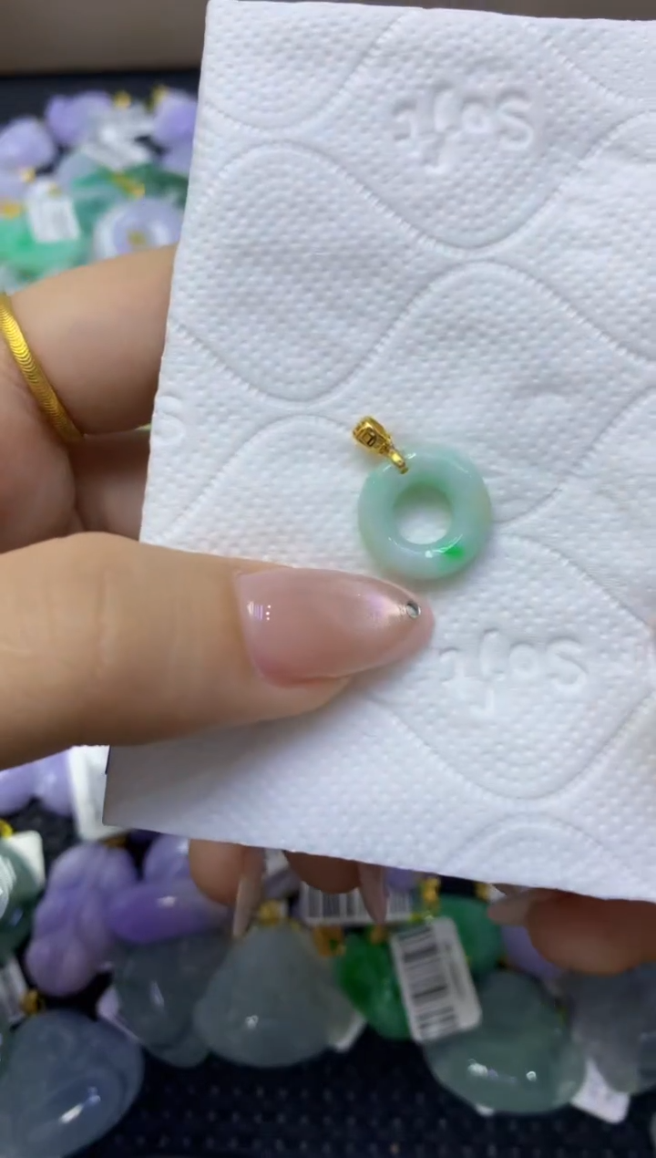 颈饰未镶嵌翡翠天然缅甸翡翠A货