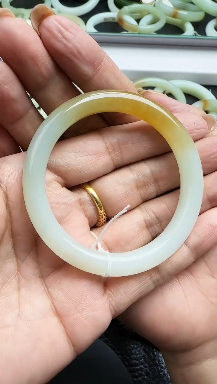 未镶嵌手镯和田玉糖料一口糖美人条手镯 52mm