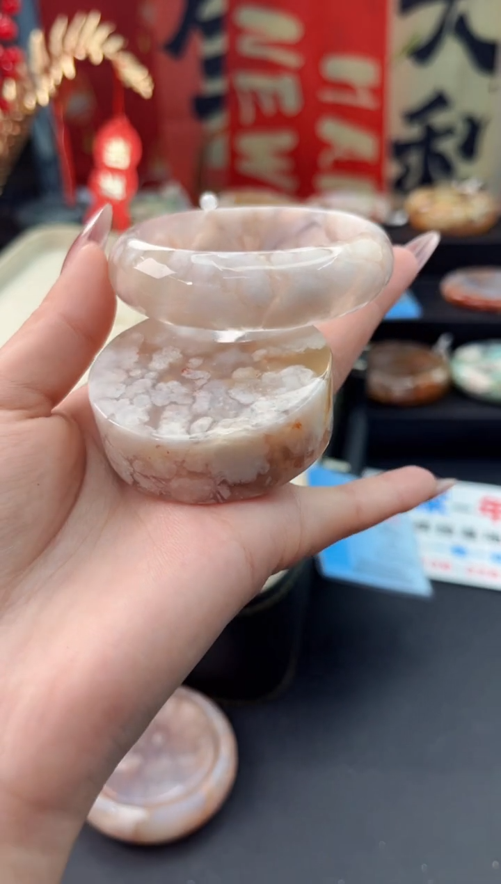 【闪购商品】石英质玉手镯未镶嵌赠送镯心（53圈口）