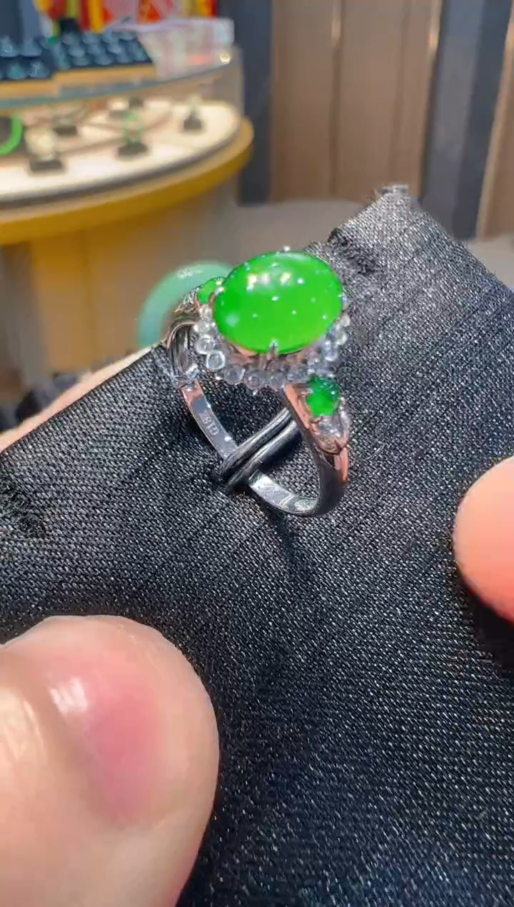 【闪购商品】翡翠戒指18K金镶嵌          