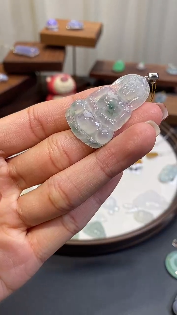 【闪购商品】翡翠颈饰18K金镶嵌观音