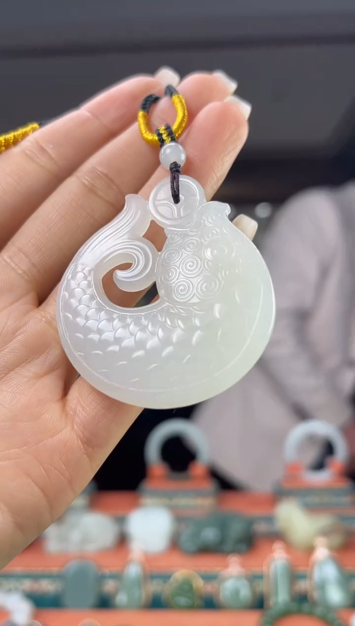 颈饰未镶嵌和田玉佩佩