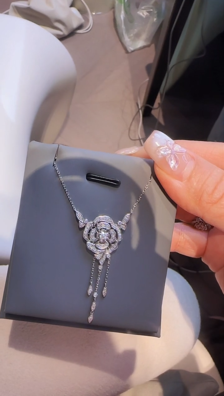 【闪购商品】钻石项链铂Pt950镶嵌精选 山茶花项链