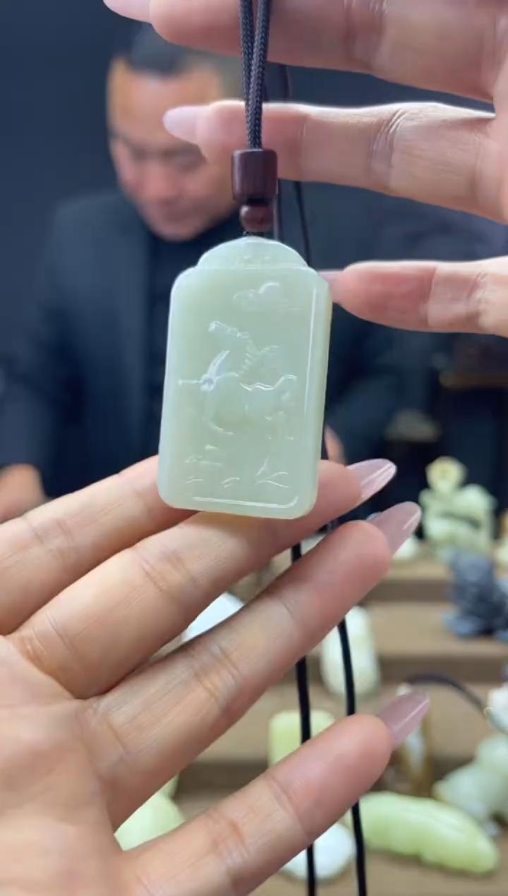 颈饰未镶嵌和田玉1