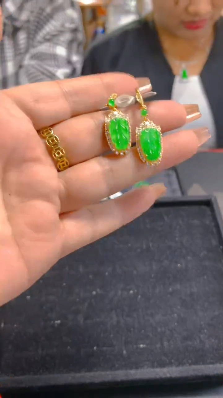 【闪购商品】翡翠耳饰未镶嵌0229817318多样性发一