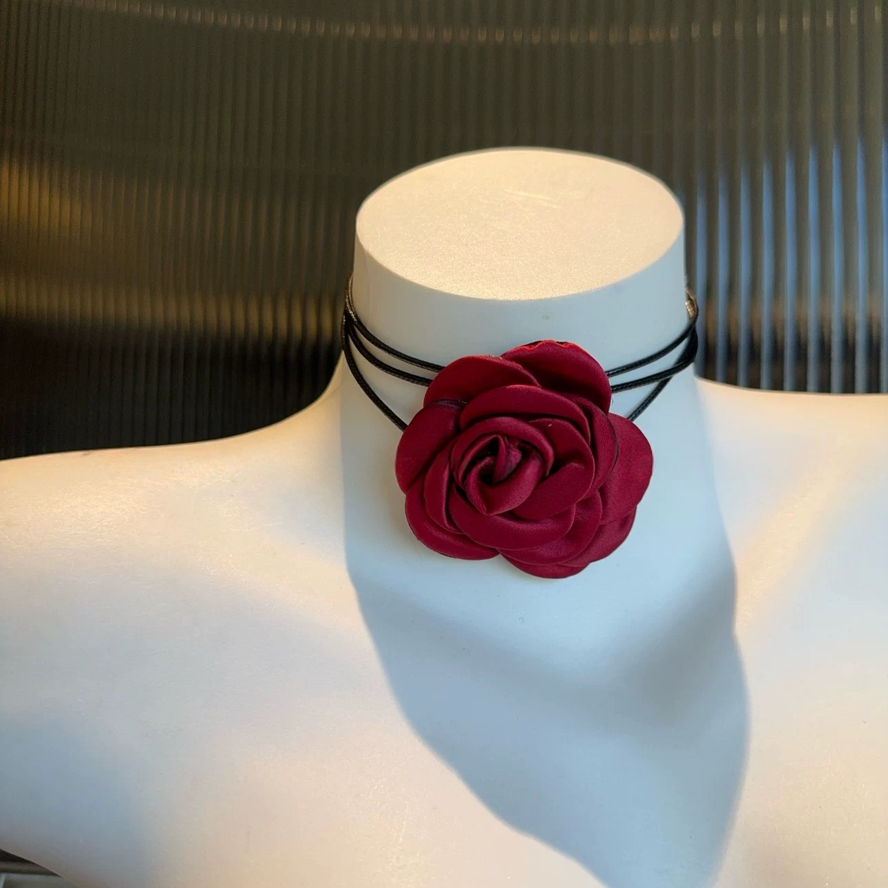 非金属硅胶项链 脸红小狗~玫瑰绑带颈环*立体玫瑰花项链