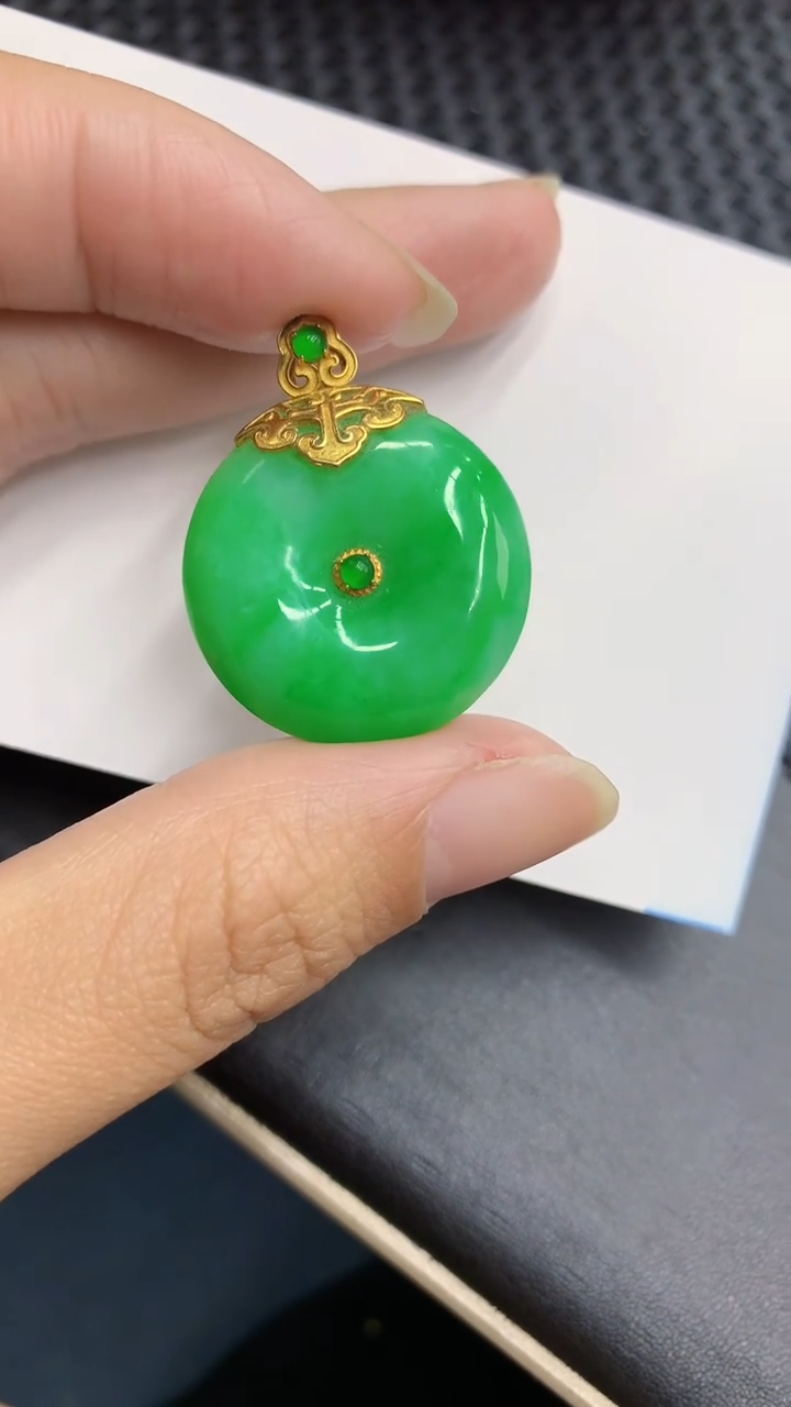 【闪购商品】翡翠颈饰18K金镶嵌            8