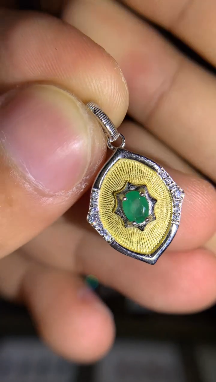 【闪购商品】祖母绿吊坠银S925镶嵌天然