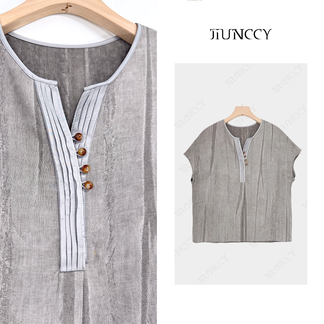 JIUNCCY【山岩】肌理纹亚麻棉撞色风琴褶打条领口纽扣上衣 52YCY158