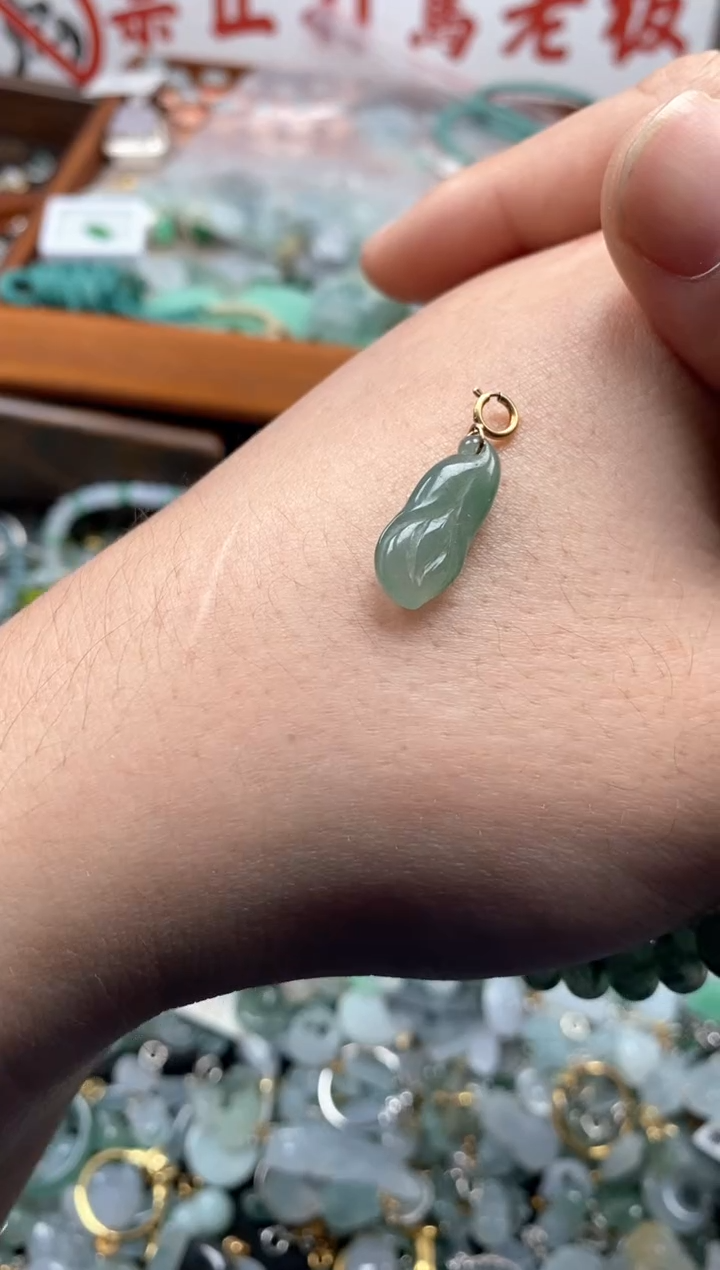 【闪购商品】翡翠颈饰未镶嵌哥哥
