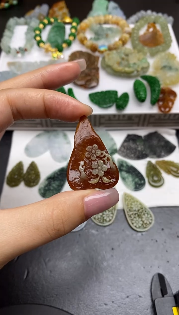 【闪购商品】定制翡翠未镶嵌翡翠毛货~