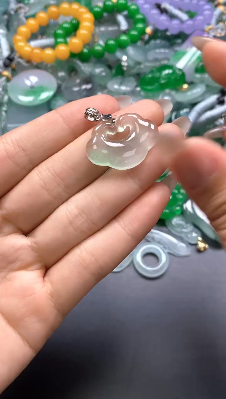 颈饰未镶嵌翡翠(配扣头多样性发其一）153