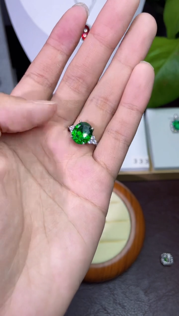 合金合成钻石绿宝戒指