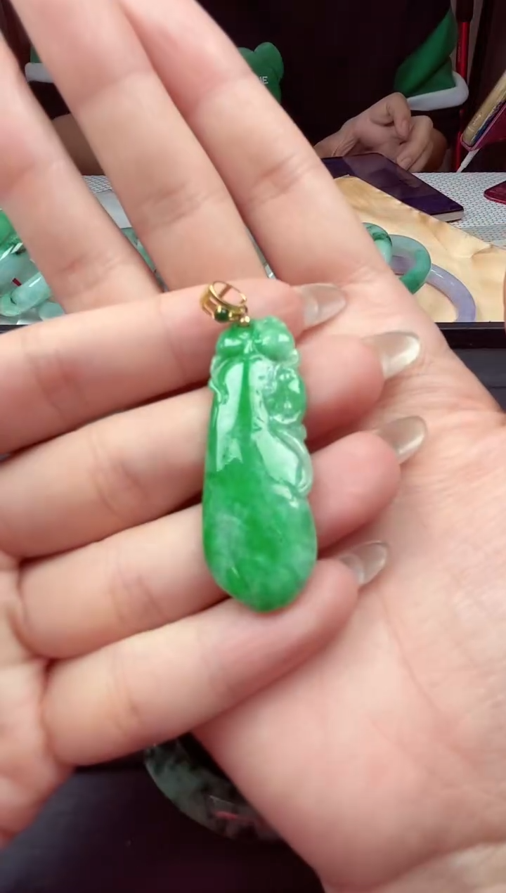 【闪购商品】翡翠颈饰18K金镶嵌颈饰
