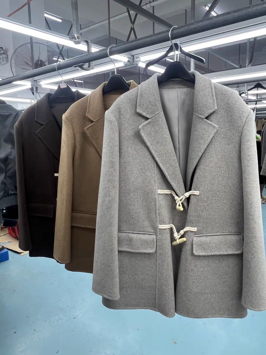 秋冬新款 韩系双面手缝羊绒大衣西服领正肩款宽松外套短款木扣