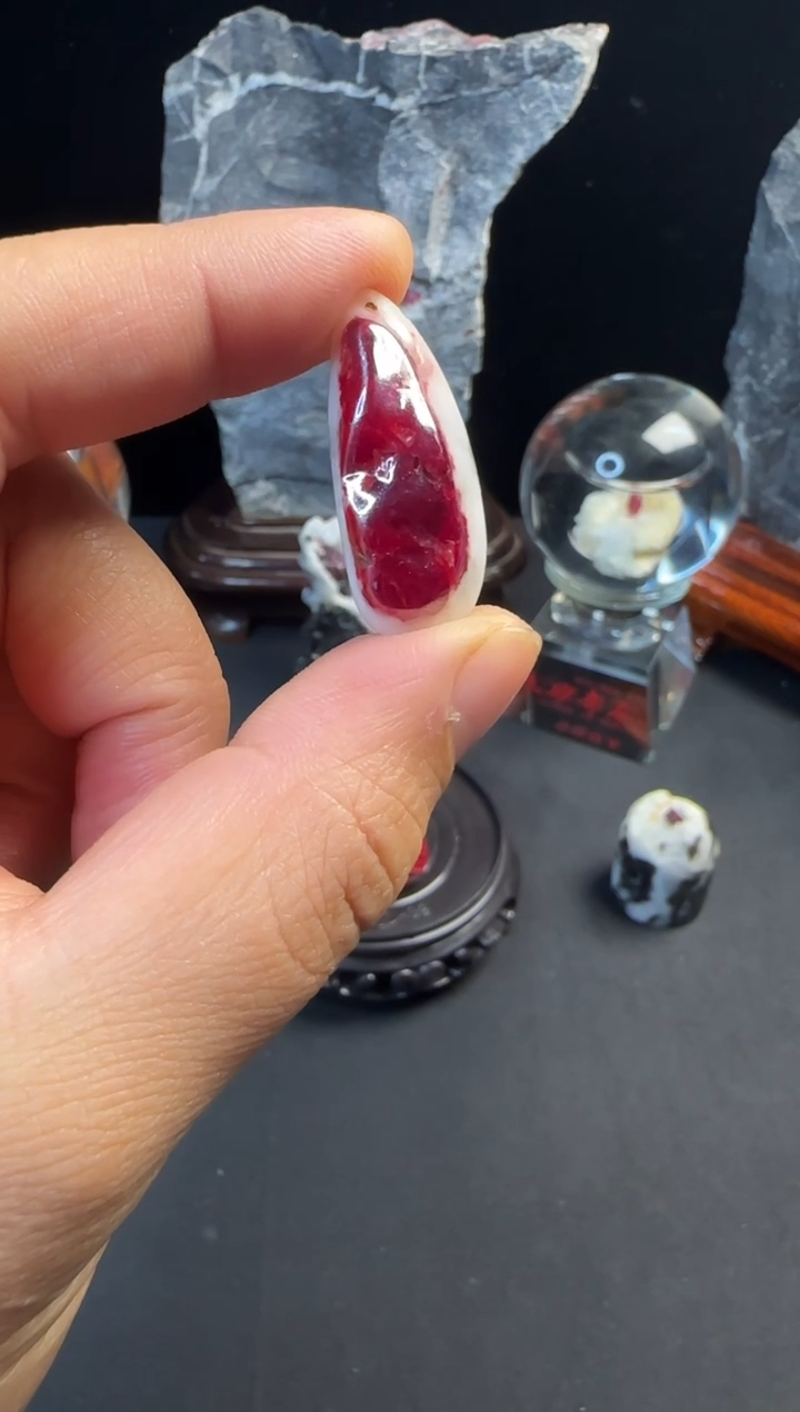 天然辰砂乐*天然朱砂晶体原石吊坠挂件