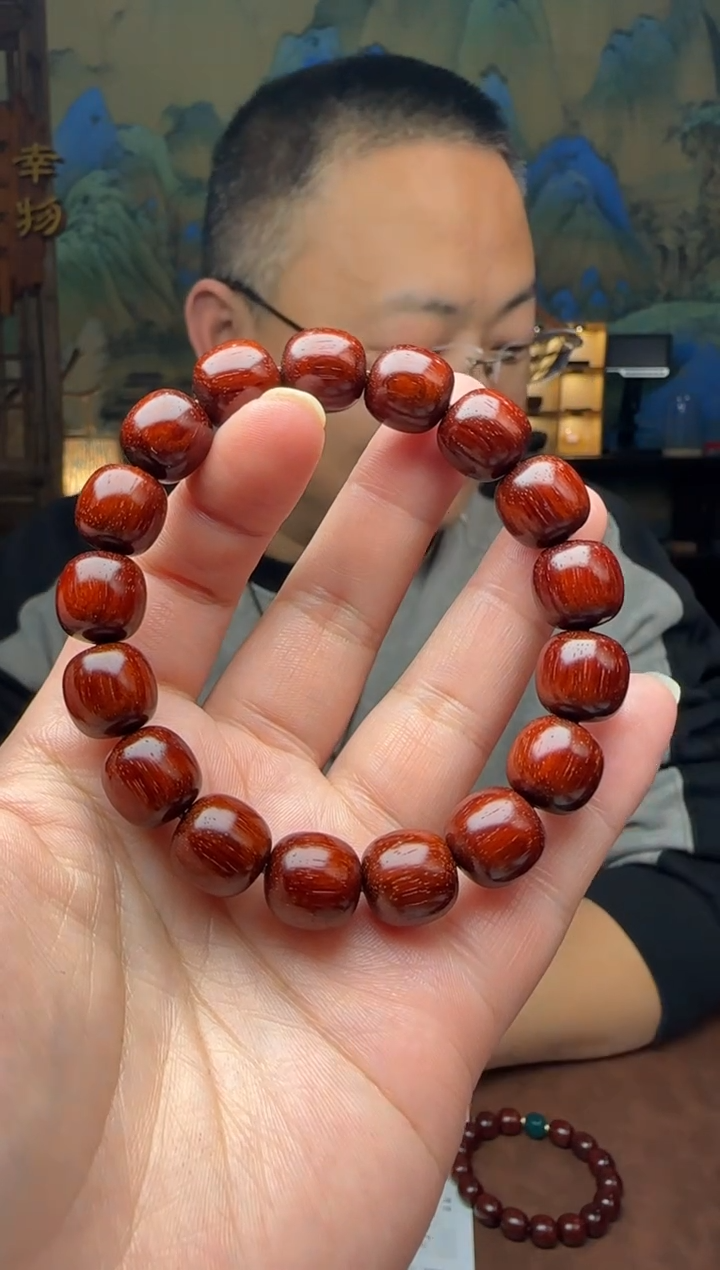 【闪购商品】小叶紫檀手串/手链1.2*17颗老型桶珠原汁原味泥料 