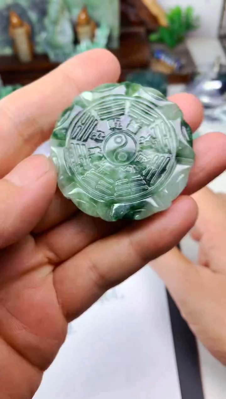 颈饰未镶嵌翡翠M**B八卦