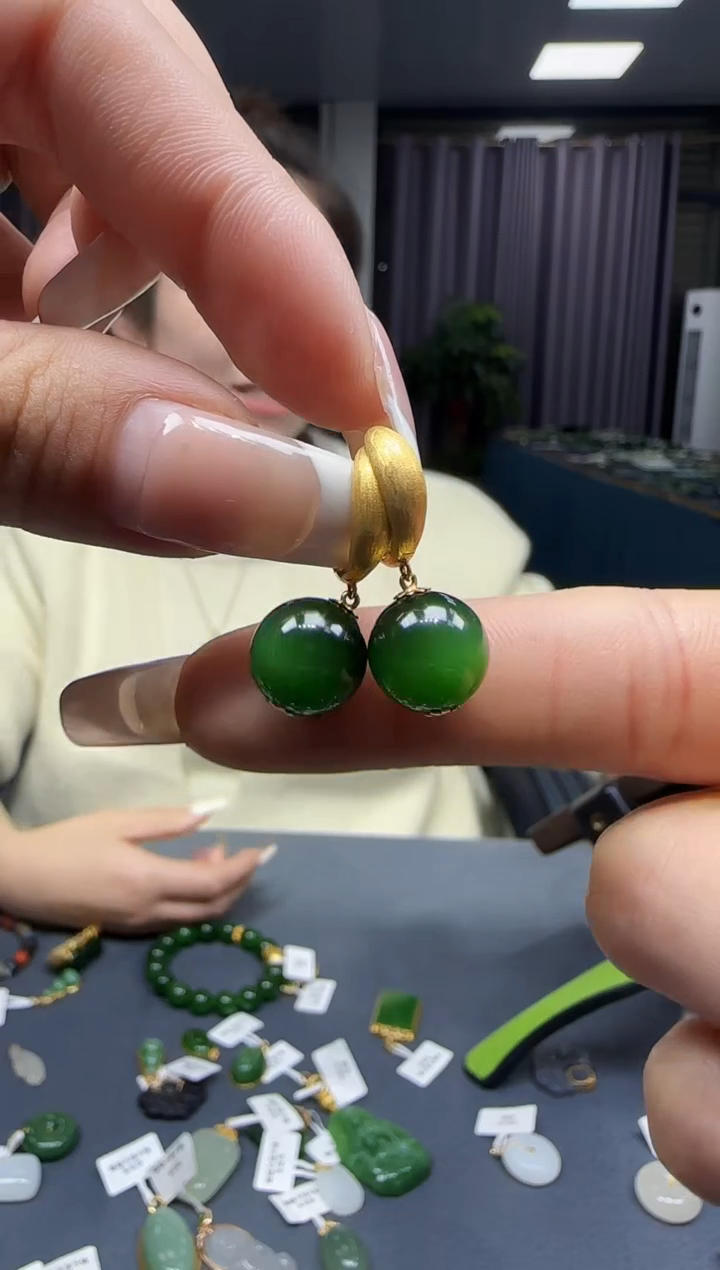 【闪购商品】和田玉耳饰18K金镶嵌1