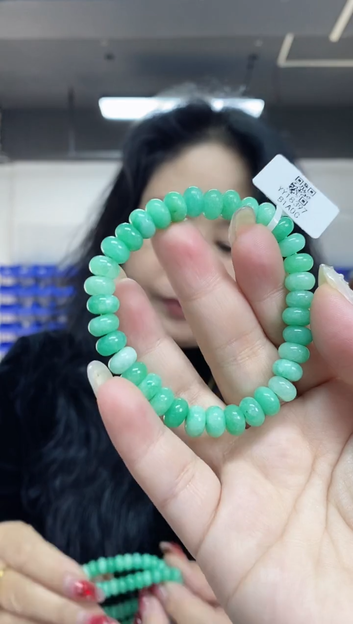 【闪购商品】翡翠手串未镶嵌多样性发其一颜色微差